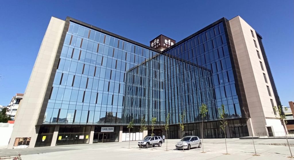 Efe Plaza